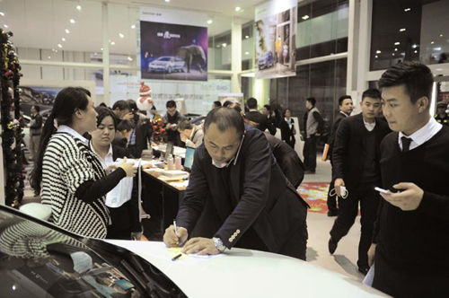 4S店客戶拓展奇招 1萬張鼠標墊橫掃全城！