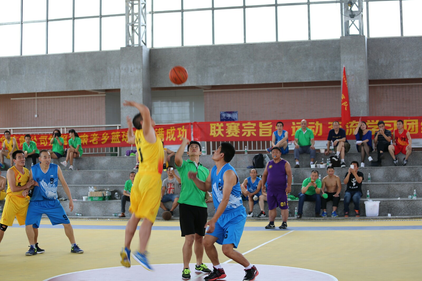 能者橡膠公司參加甘肅同鄉會籃球比賽展現硬漢風采 