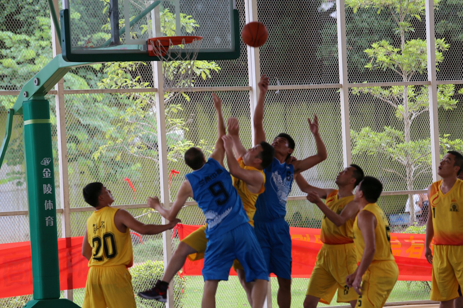 能者橡膠公司參加甘肅同鄉會籃球比賽展現硬漢風采 