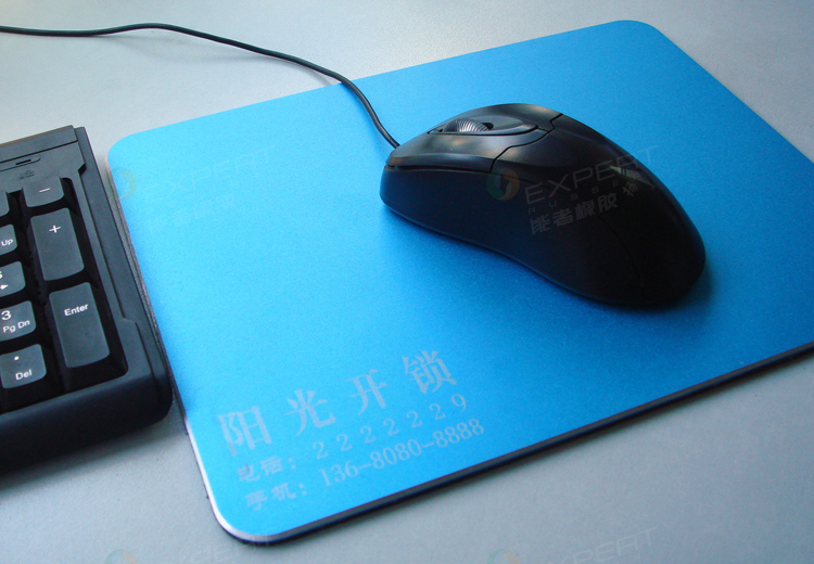 金屬材質(zhì)游戲鼠標(biāo)墊